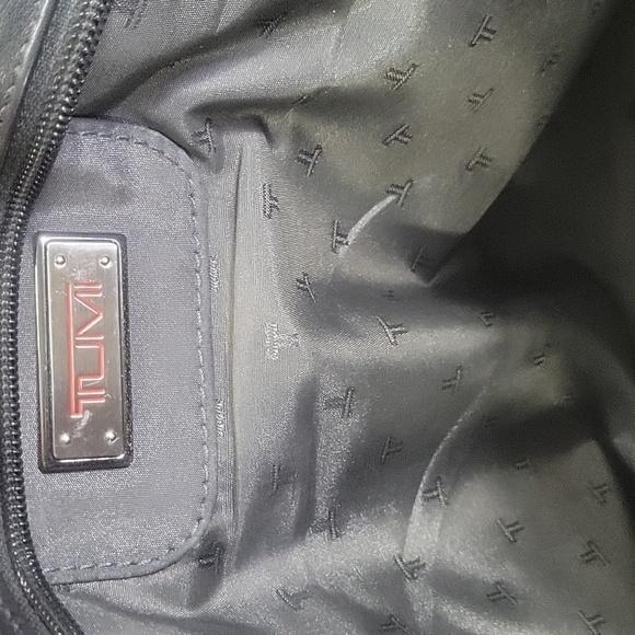 Tumi Black Leather Portfolio Briefcase Crossbody Messenger Bag - Picture 12 of 14